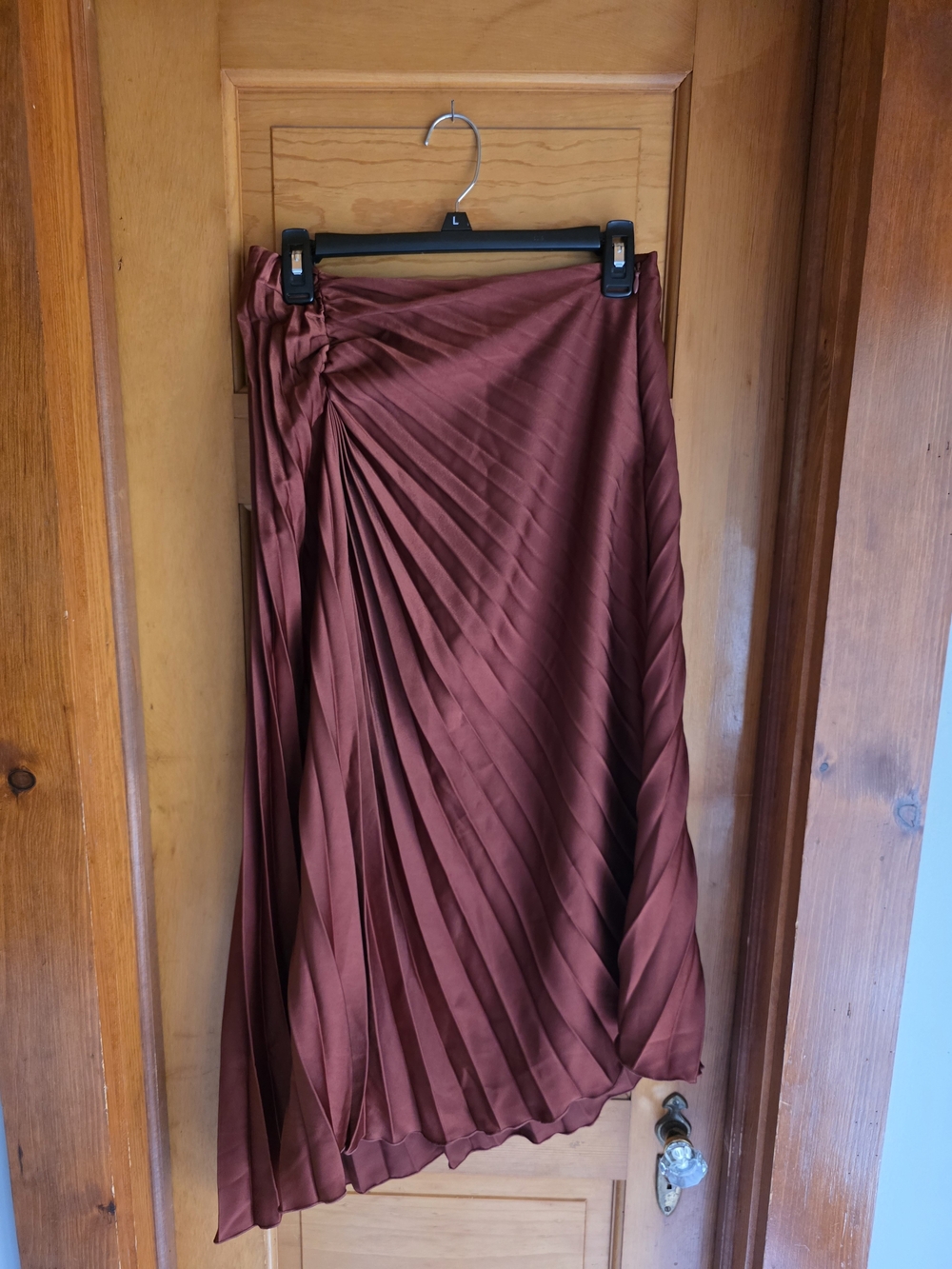 Lulu's Diagonal Pleated Asymmetrical Midi Skirt in Rust